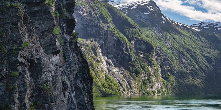 Río en Noruega - imagen de referencia