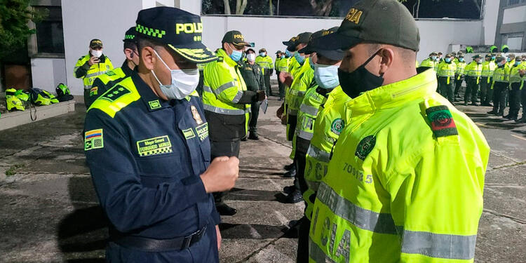 Uniformados de Policía en Bogotá Uniformados de Policía en Bogotá