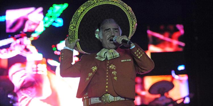 Vicente Fernández, hospitalizado a sus 81 años.