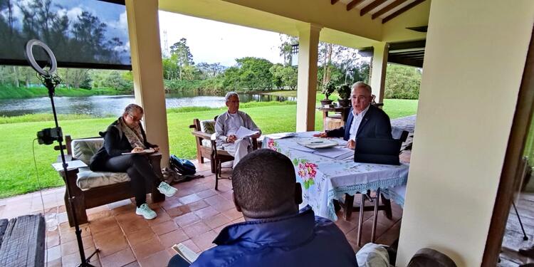 Reunión del padre Francisco de Roux y Álvaro Uribe