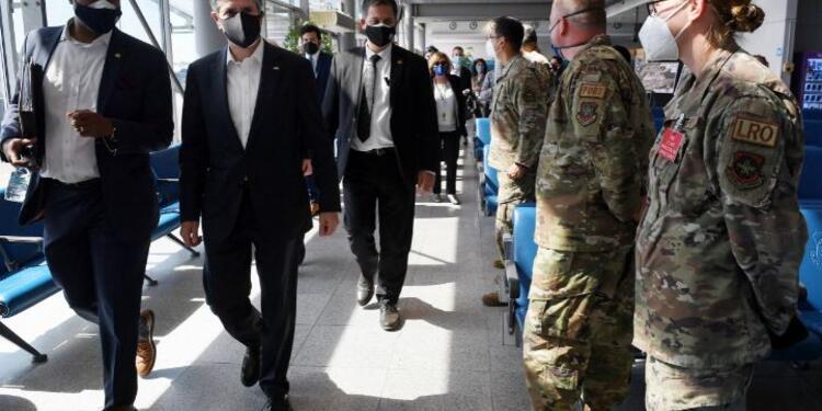 Antony Blinken con afganos evacuados