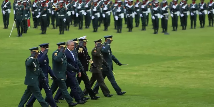 Cúpula militar junto al presidente Iván Duque Cúpula militar junto al presidente Iván Duque