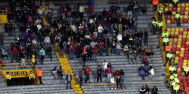 Hinchas de Nacional en El Campín