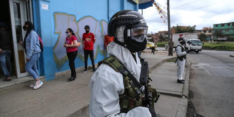 Militares prestan seguridad en Bogotá Militares prestan seguridad en Bogotá