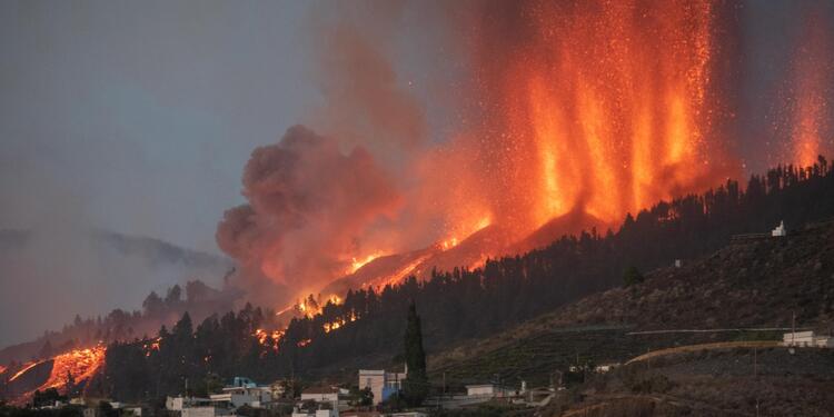 Erupción volcán Cumbre Vieja en Canarias, España