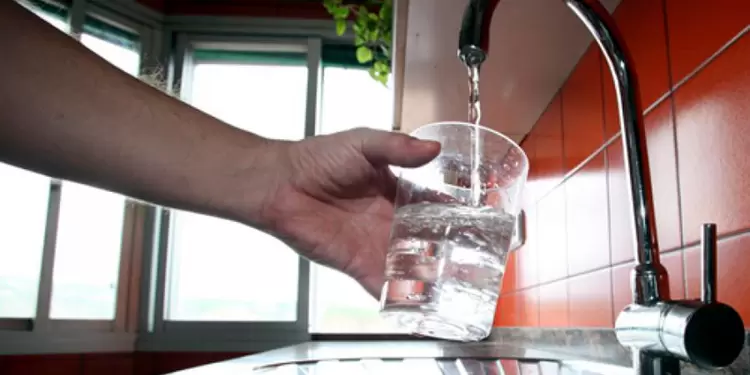Suministro de agua potable Vaso de agua potable