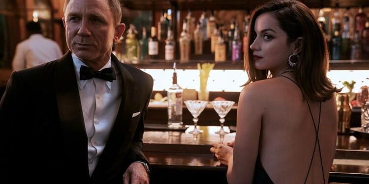Daniel Craig