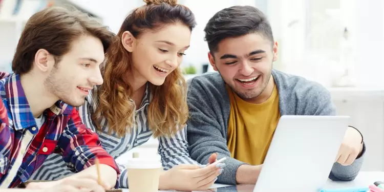 La educación superior pública gratis quedó como política de Estado en la reforma tributaria. Los estudiantes pueden aplicar al crédito educativo del Icetex desde su computador.