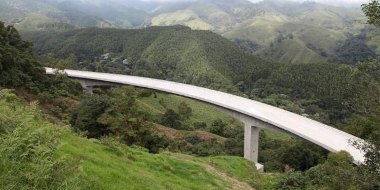 Cruce de la cordillera central - Archivo INVIAS