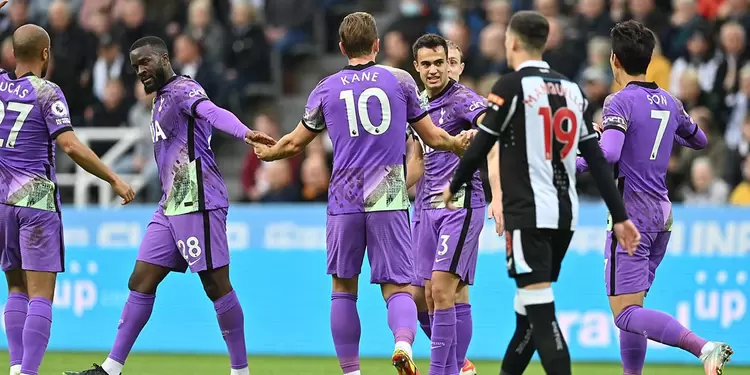 Newcastle vs Tottenham en Premier League Jugadores del Newcastle y Tottenham