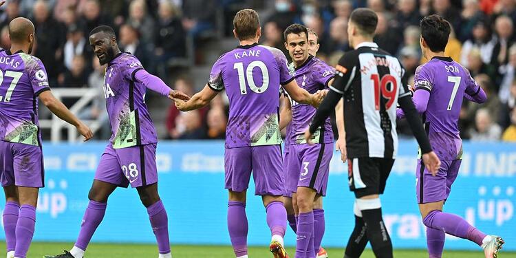 Newcastle vs Tottenham en Premier League Jugadores del Newcastle y Tottenham