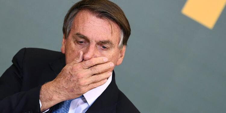 Jair Bolsonaro, presidente de Brasil, se negó a distribución gratuita de toallas higiénicas