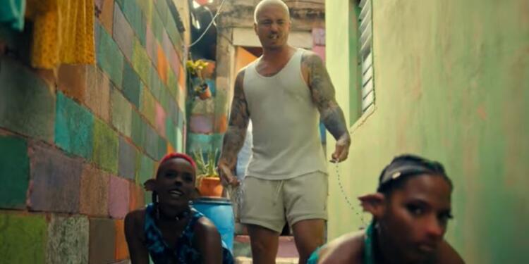 Video Perra de J Balvin causa polémica en Colombia. Imágenes de video Perra de J Balvin que causan polémica en Colombia.