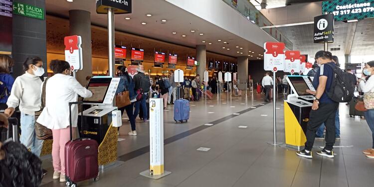 Viajeros Aeropuerto El Dorado