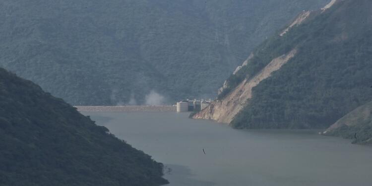 Hidroituango está ubicado en el río Cauca Hidroituango es un proyecto hidroeléctrico ubicado en el río Cauca