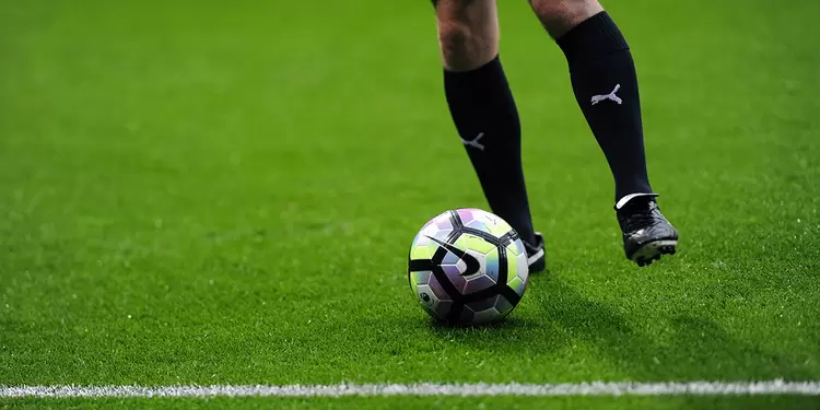Jugador de fútbol en el campo de juego