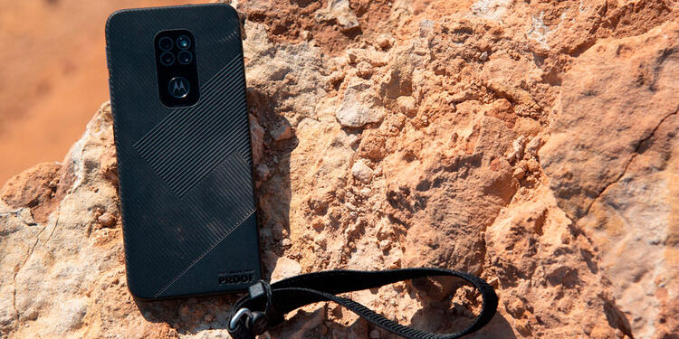 Motorola defy, smartphone resistente