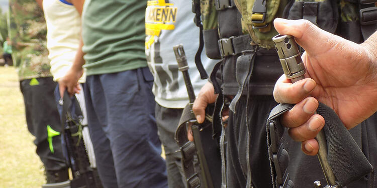 Reclutamiento de menores por grupos armados ilegales Reclutamiento de menores portando armas