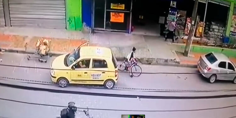 Taxista roba mercado a pasajero en Bogotá