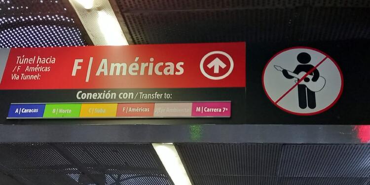 Señal de Transmilenio, estación Ricaurte