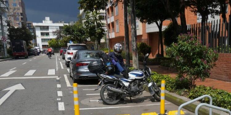 Cobro por parquear en zonas de parqueo pago en Bogotá será de $3.000 para carros