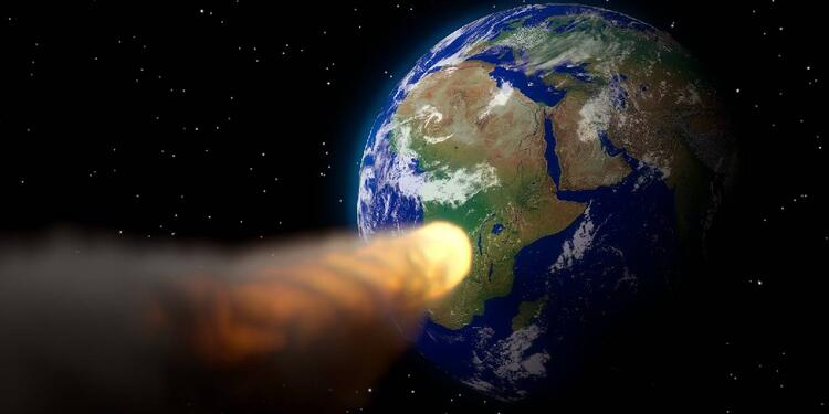 Asteroide acercándose a la Tierra