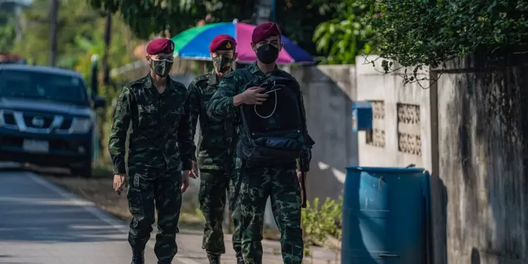 Ejército de Birmania Ejército de Birmania niega que haya masacre de niños y mujeres.