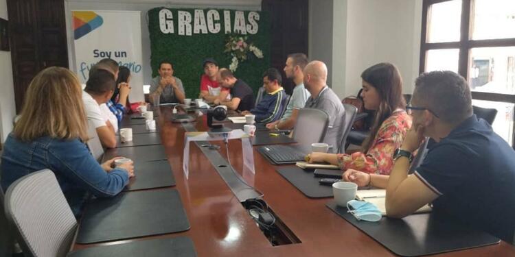 Mesa de negociación en Rionegro, Antioquia.