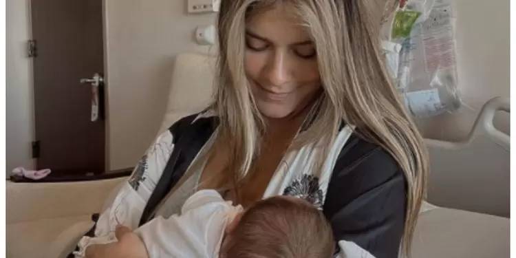 Laura Tobón y su bebé