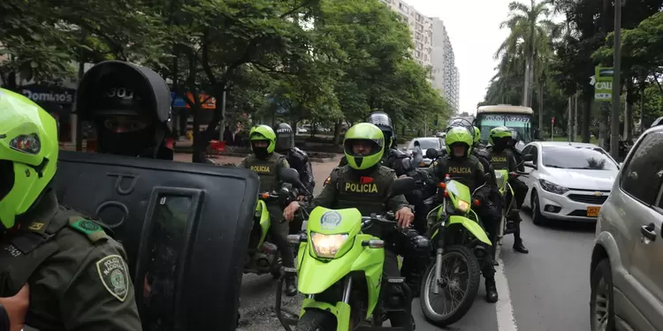 Policía de Cali en patrullajes Policía de Cali en patrullajes