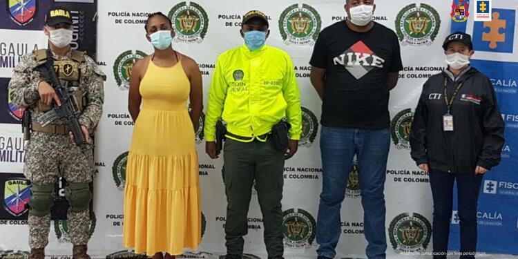 Mónica Andrea Bravo Bermúdez, funcionaria de la Defensoría del Pueblo - Regional Pacífico, en Buenaventura (Valle del Cauca); y Javier Enrique Bermúdez Yesquen
