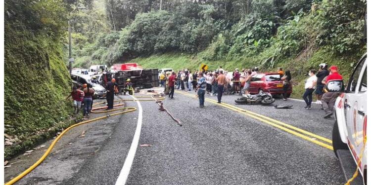 Accidente en Vía Armenia - Pereira Accidente en Vía Armenia - Pereira