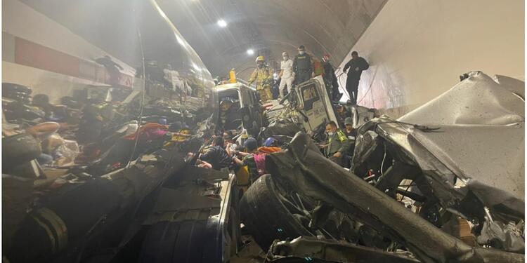 Accidente en La Línea Accidente en La Línea, en Túnel Los Venados