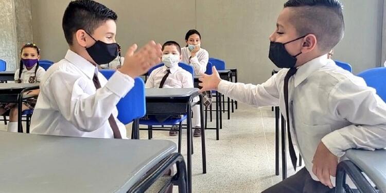 Retorno a clases en escuelas y colegios.