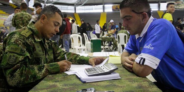 Libreta militar: Así puede resolver su situación militar