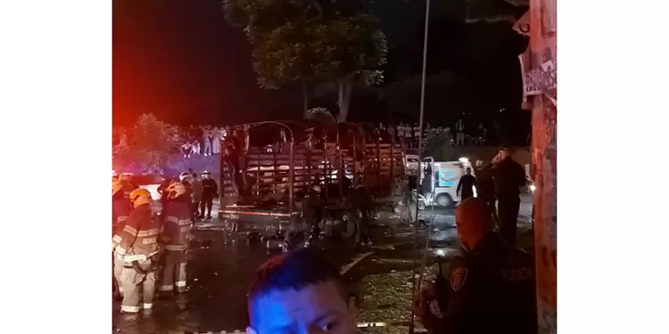 Atentado al Esmad en Cali Atentado contra el Esmad en Cali dejó 13 heridos.