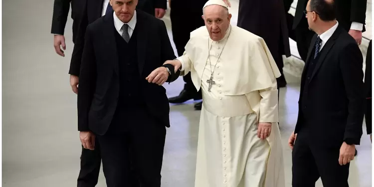 Papa Francisco está enfermo