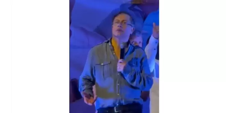 Gustavo Petro tomó licor Gustavo Petro tomó licor