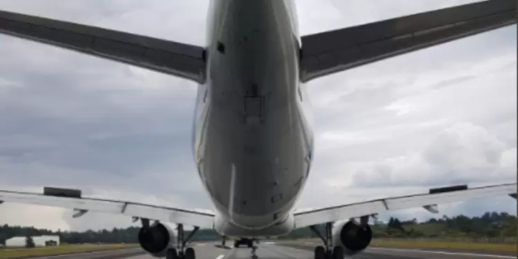 Aterrizaje de emergencia en aeropuerto José María Córdova