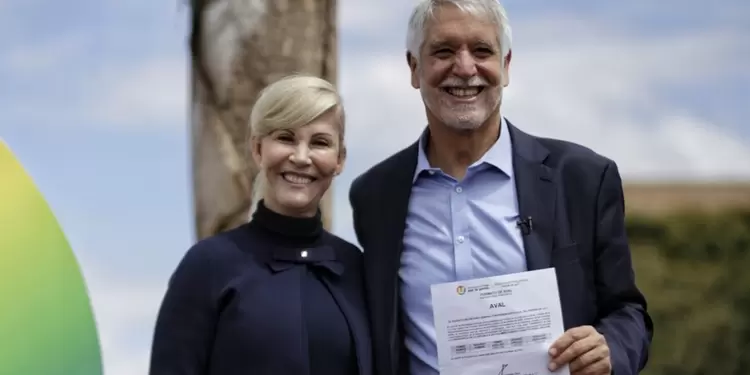 Dilian Francisca Toro y Peñalosa Dilian Francisca Toro sería la fórmula vicepresidencial de Peñalosa