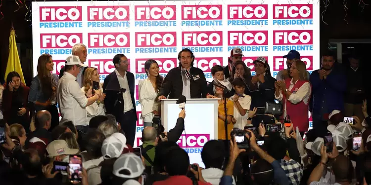 Federico Gutiérrez da su discurso tras ganar la consulta Equipo por Colombia