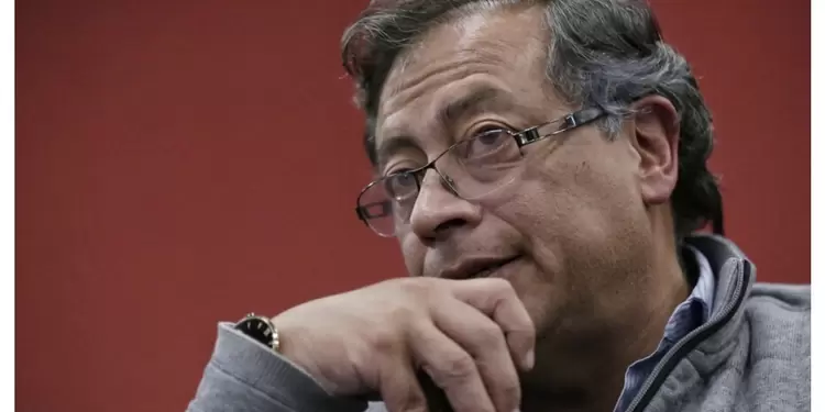 Gustavo Petro Gustavo Petro, precandidato presidencial.