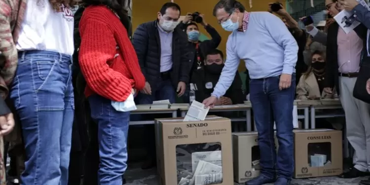 Gustavo Petro Gana consulta del Pacto Histórico Gustavo Petro Gana consulta del Pacto Histórico