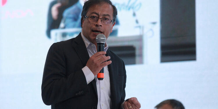 Gustavo Petro, ganador de la consulta por el Pacto Histórico