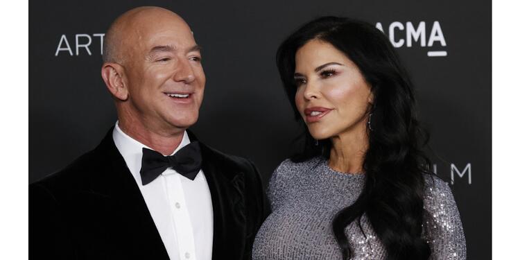 Jeff Bezos y su novia Lauren Sánchez Jeff Bezos y su novia Lauren Sánchez están de visita en Colombia