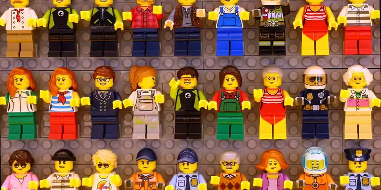 LEGO, fichas y figuras animadas