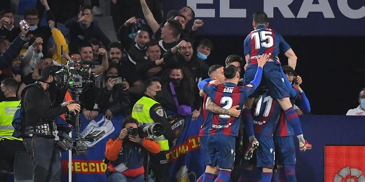 Barcelona vs Levante Barcelona le ganó al Levante