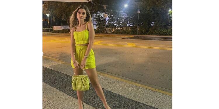 María Fernanda Aristizabal María Fernanda Aristizabal posando