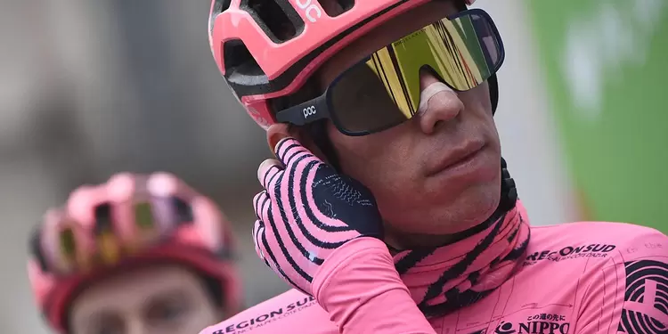 Rigoberto Urán se lesionó el hombro Rigoberto Urán se lesionó el hombro