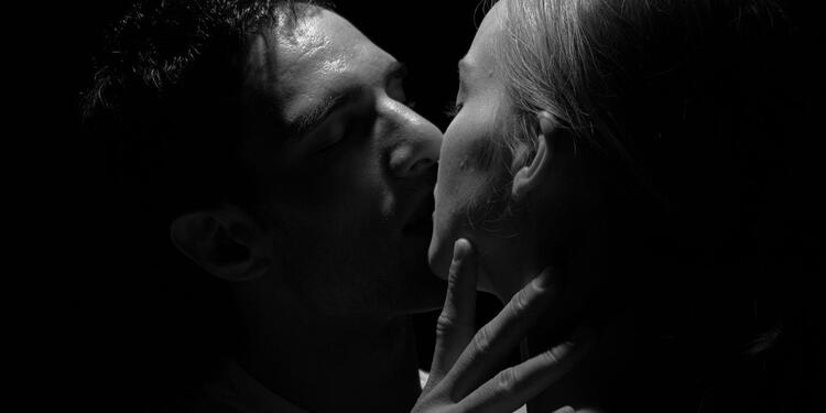 Beso apasionado Beso apasionado